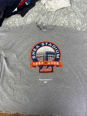 Gildan Gray New York Mets Shea Stadium 1964-2008 Graphic Tee